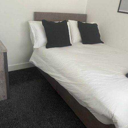 Comfortable And Convenient 3 Bedroom House With Parking Handsworth Exterior foto