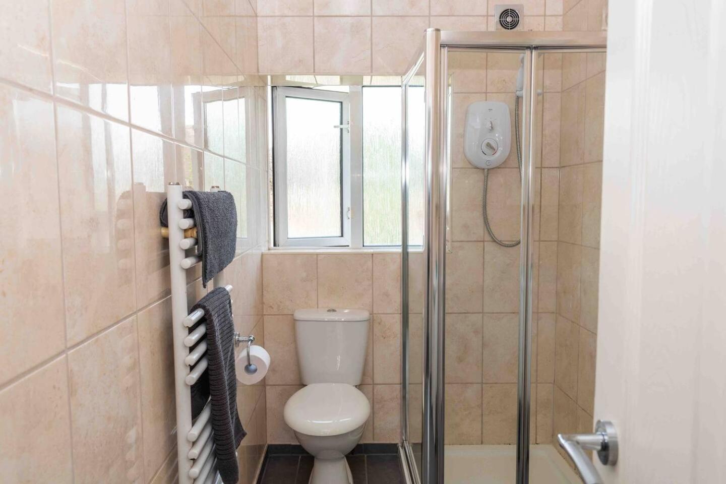Comfortable And Convenient 3 Bedroom House With Parking Handsworth Exterior foto